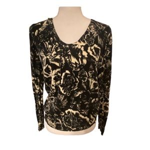 Jaclyn Smith black & white sweater